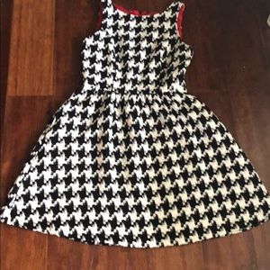 Black/white dress with pockets
